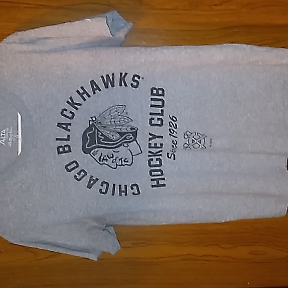 Chicago Blackhawks T-SHIRT SIZE:MEDIUM - Picture 2 of 3